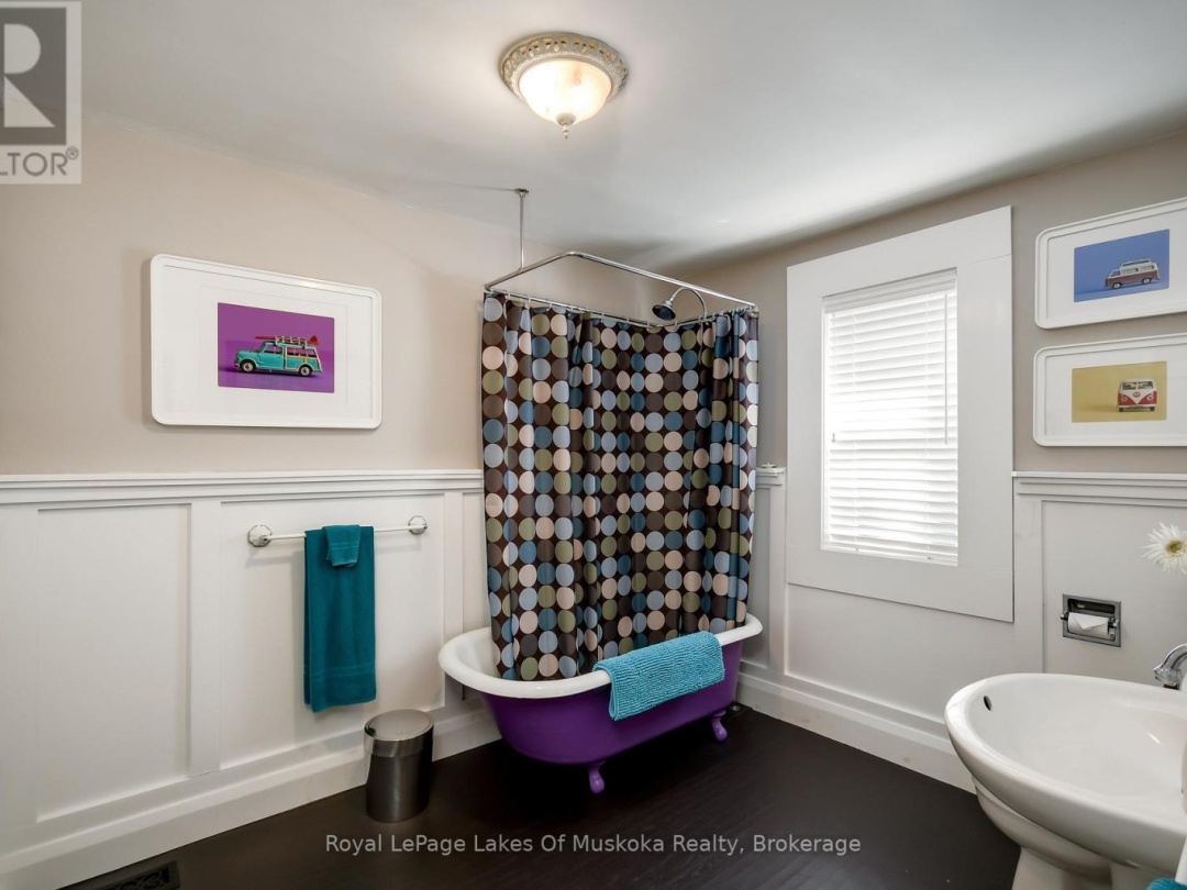 230 ECCLESTONE DRIVE, Bracebridge (Macaulay)