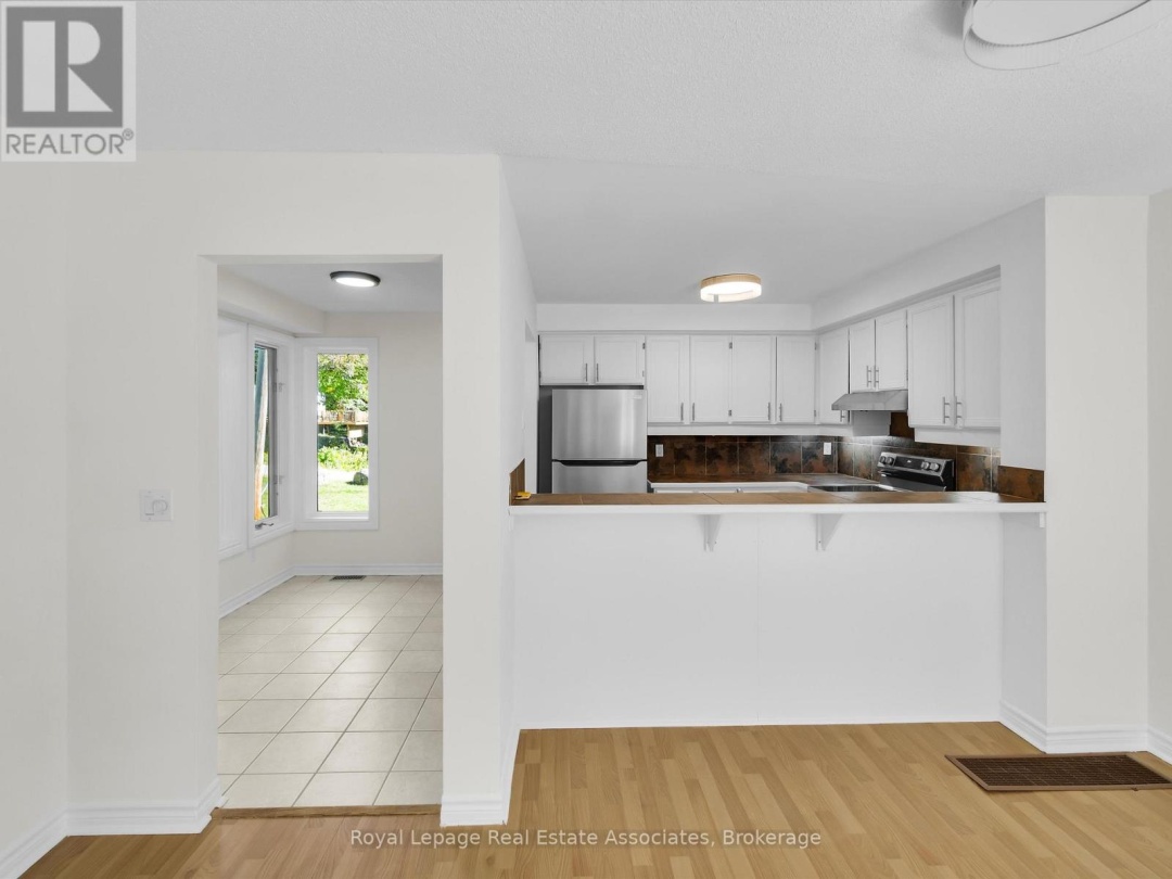 16 - 1581 HIDDEN VALLEY ROAD, 