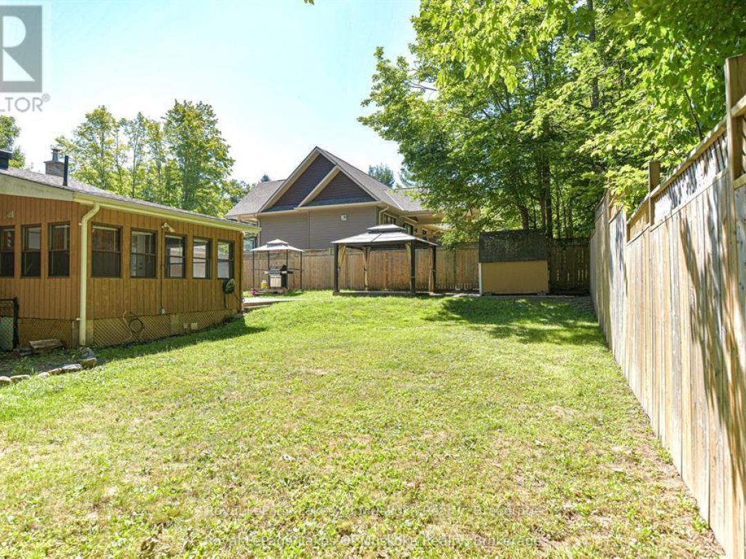 115 DOUGLAS STREET, Gravenhurst (Muskoka (S))