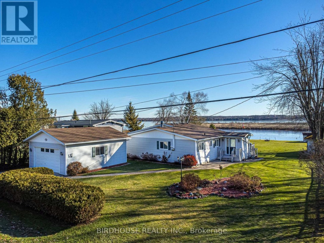 132 FENELON DRIVE, Sturgeon Lake