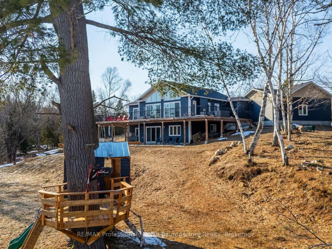4318 GLAMORGAN ROAD, Haas Lake