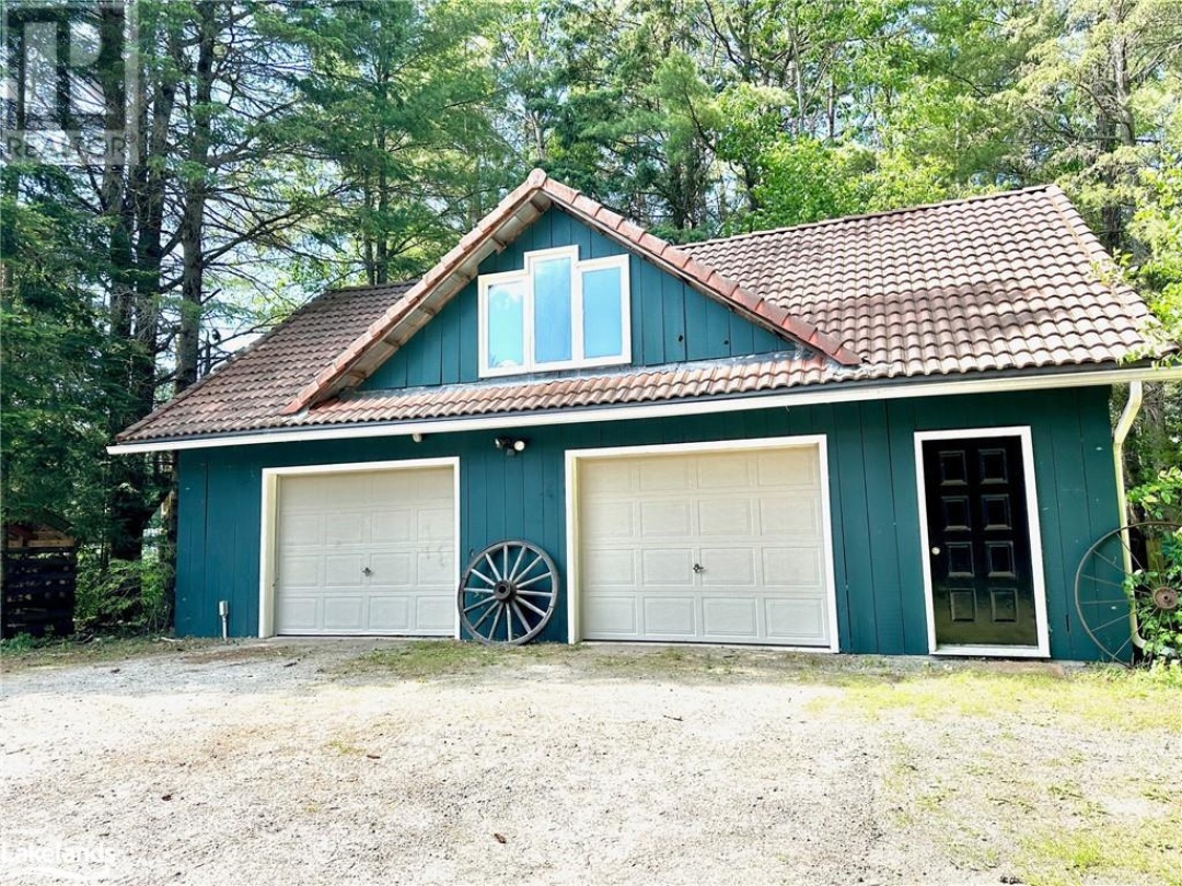 43 Hiawatha Drive, Muskoka River