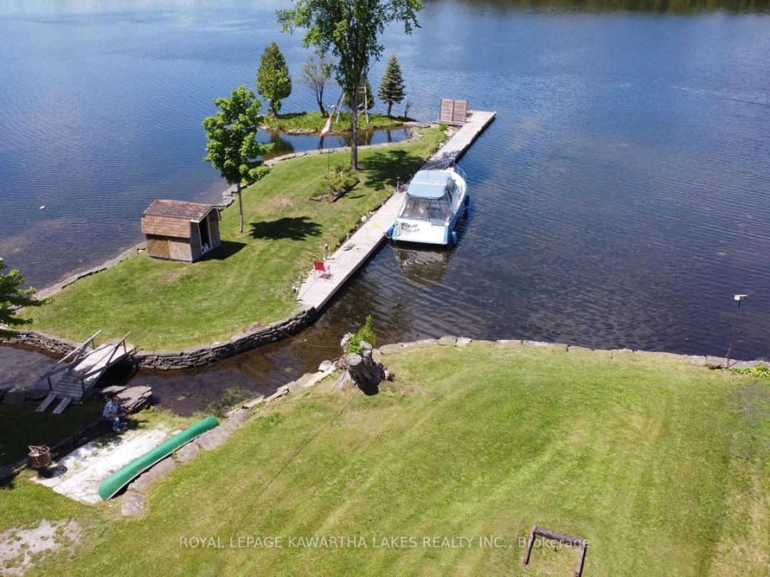 63 ROBINSON AVENUE, Mitchell Lake