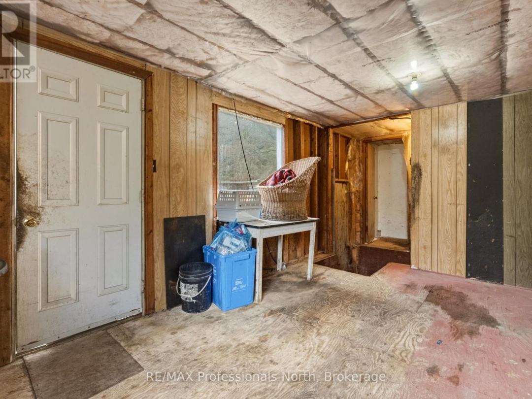 1056 KIRK LINE W, Bracebridge (Macaulay)