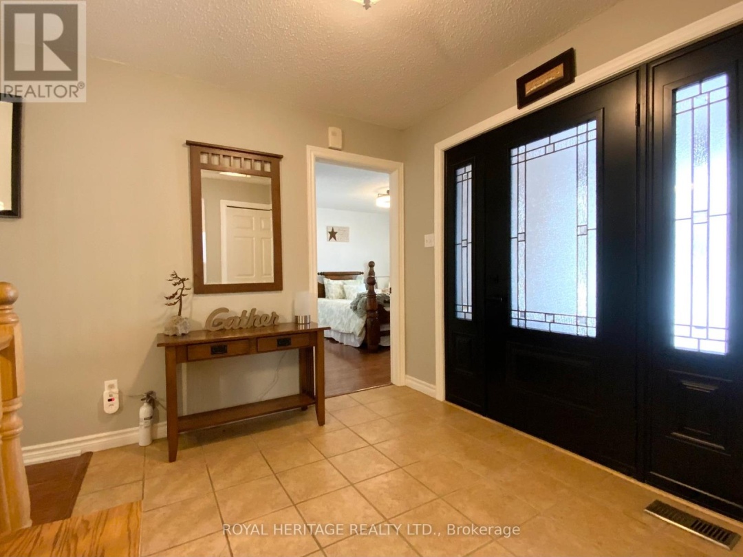205 PIRATES GLEN DRIVE, Pigeon Lake