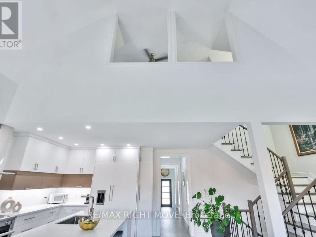 28 10 Invermara Court, Lake Simcoe