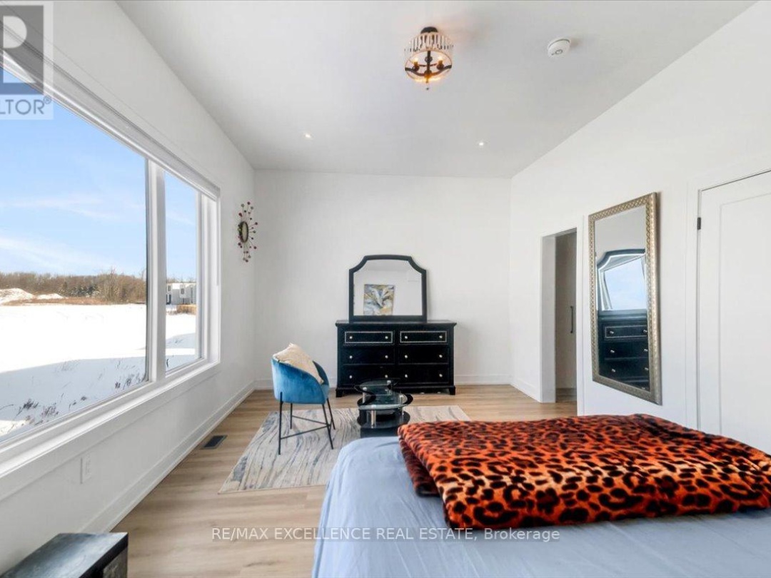 3717 QUAYSIDE DRIVE, Severn (West Shore)
