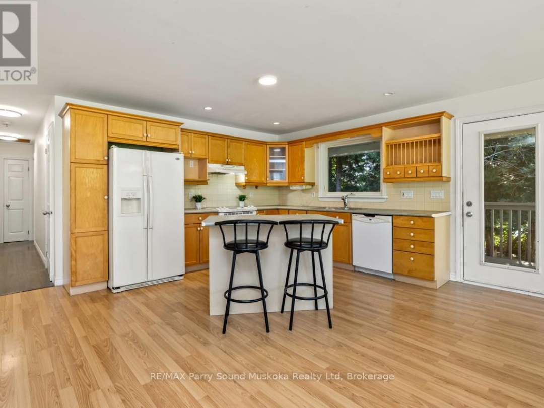 149 WILLIAM STREET, Seguin River