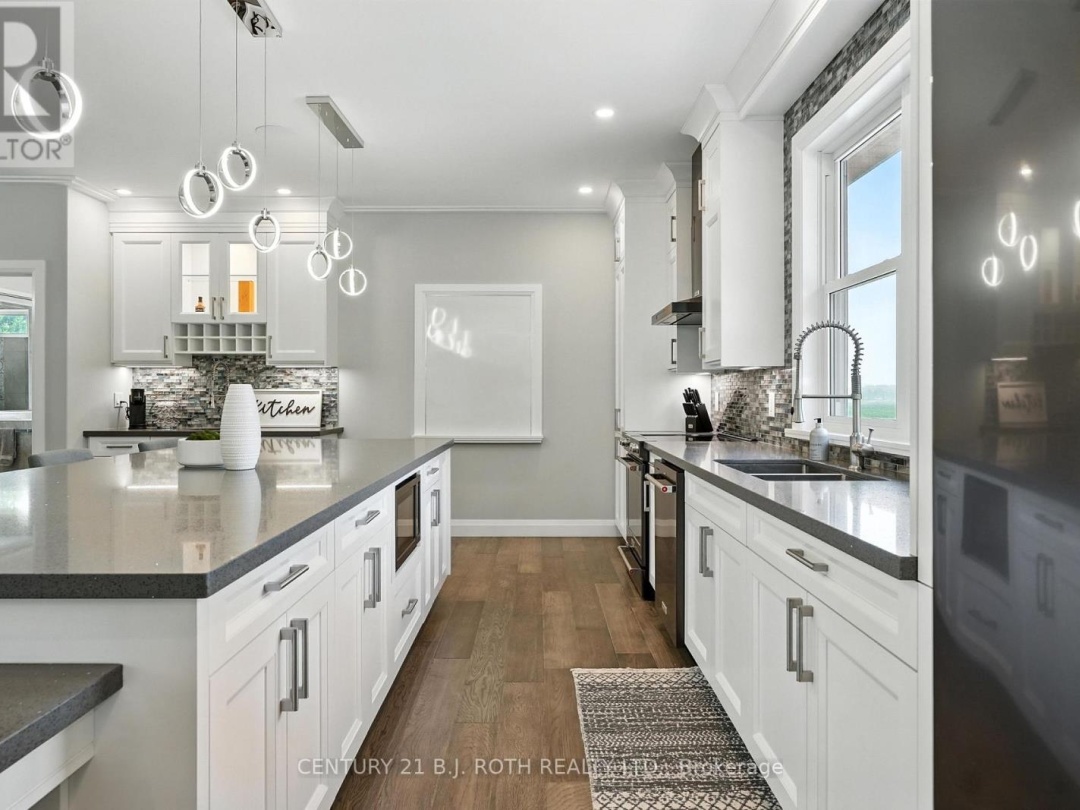 3510 BRENNAN LINE W, 