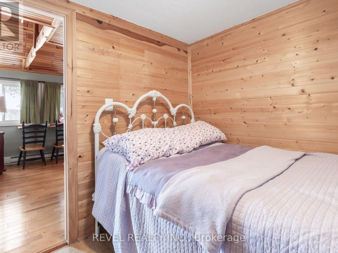 1129 LAKESHORE ROAD, Gooderham Lake