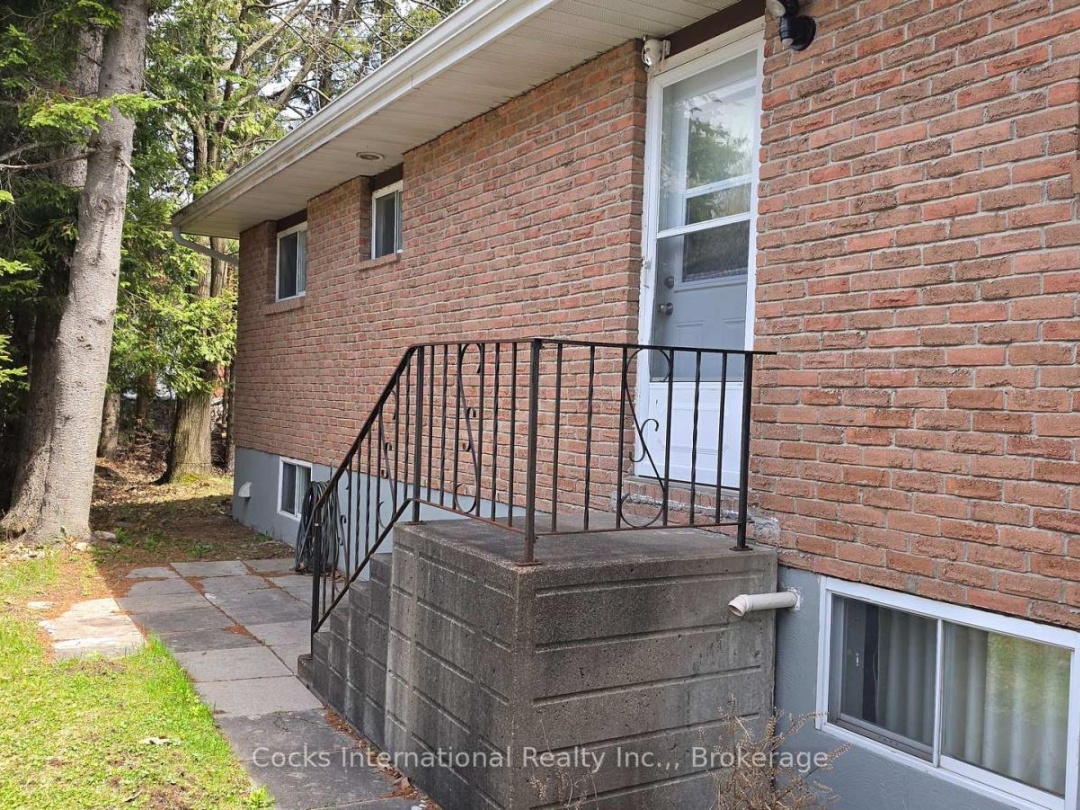 36 SUSAN STREET W, Huntsville (Chaffey)