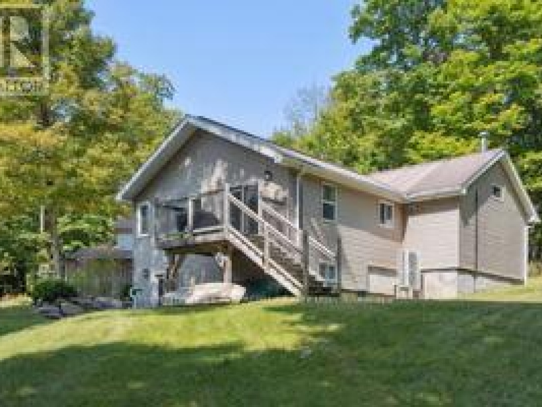 1024 Dennison Road, Minden Hills