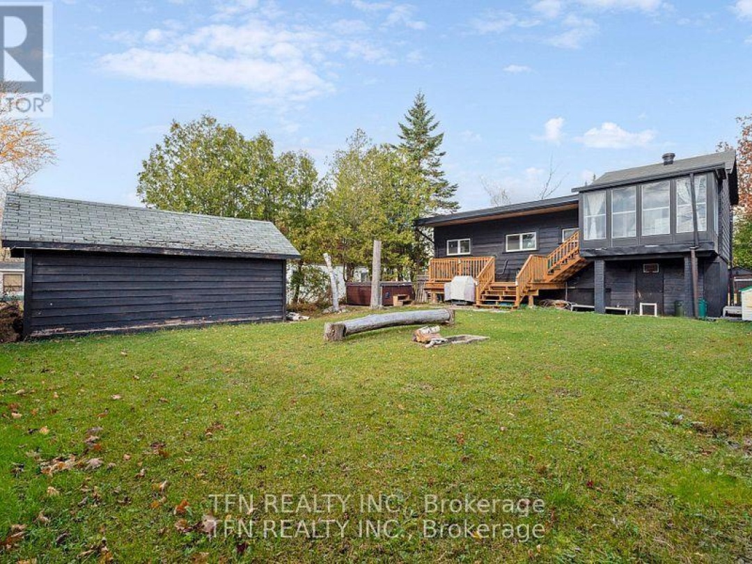 12 SCHOONER LANE, Tay