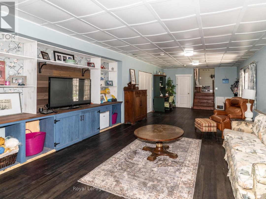1185 MIRIAM DRIVE, Bracebridge (Oakley)