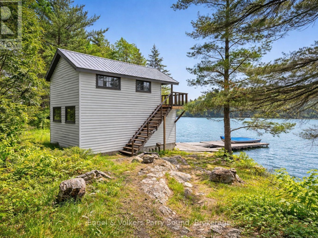 53 BIRDWOOD LANE, Harris Lake