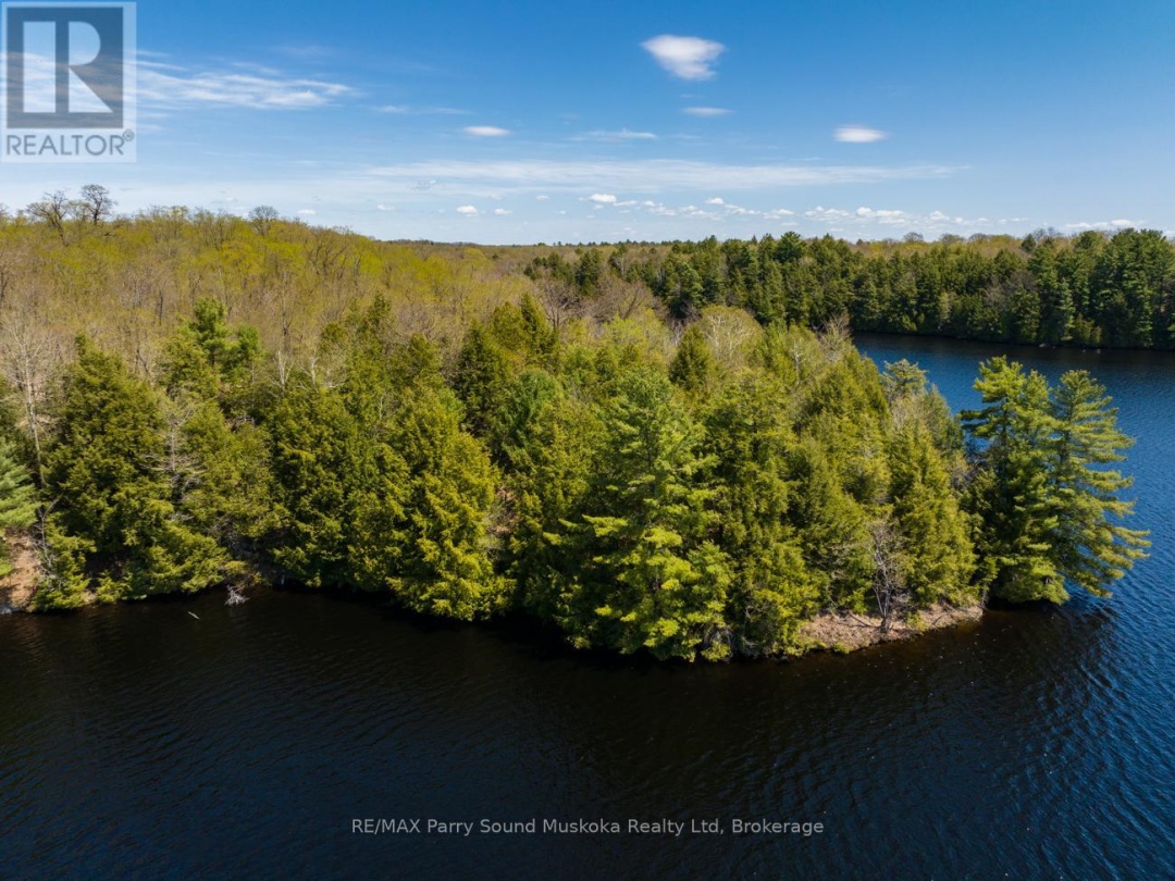 33 PAULS BAY ROAD, Harris Lake