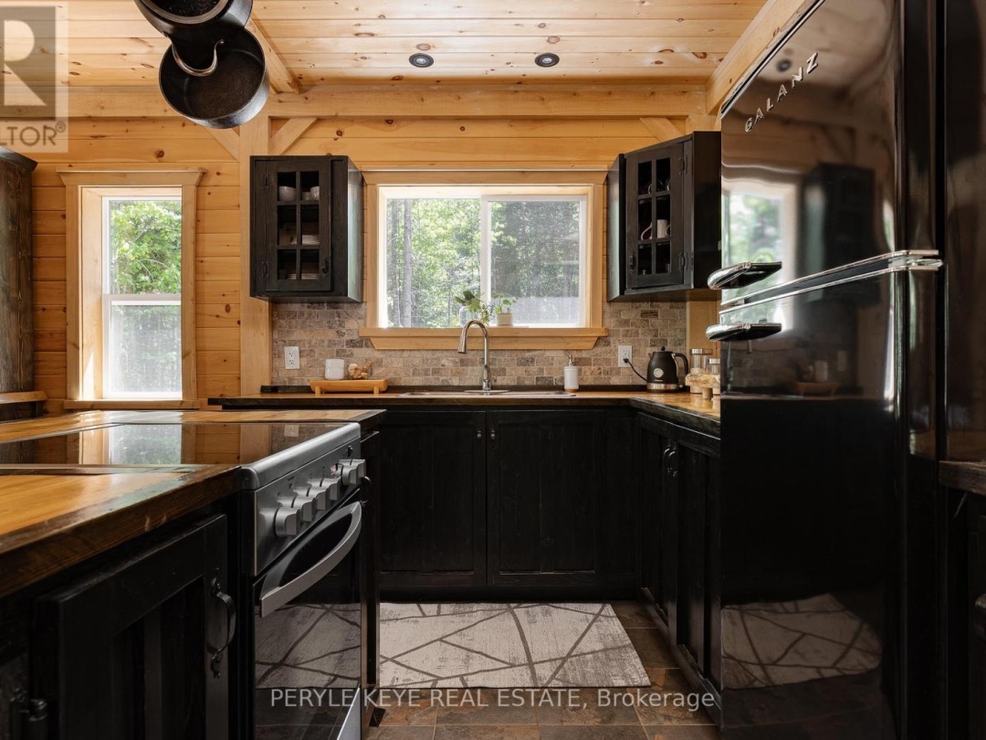 3702 Eagle Lake Road, Parry Sound Remote Area