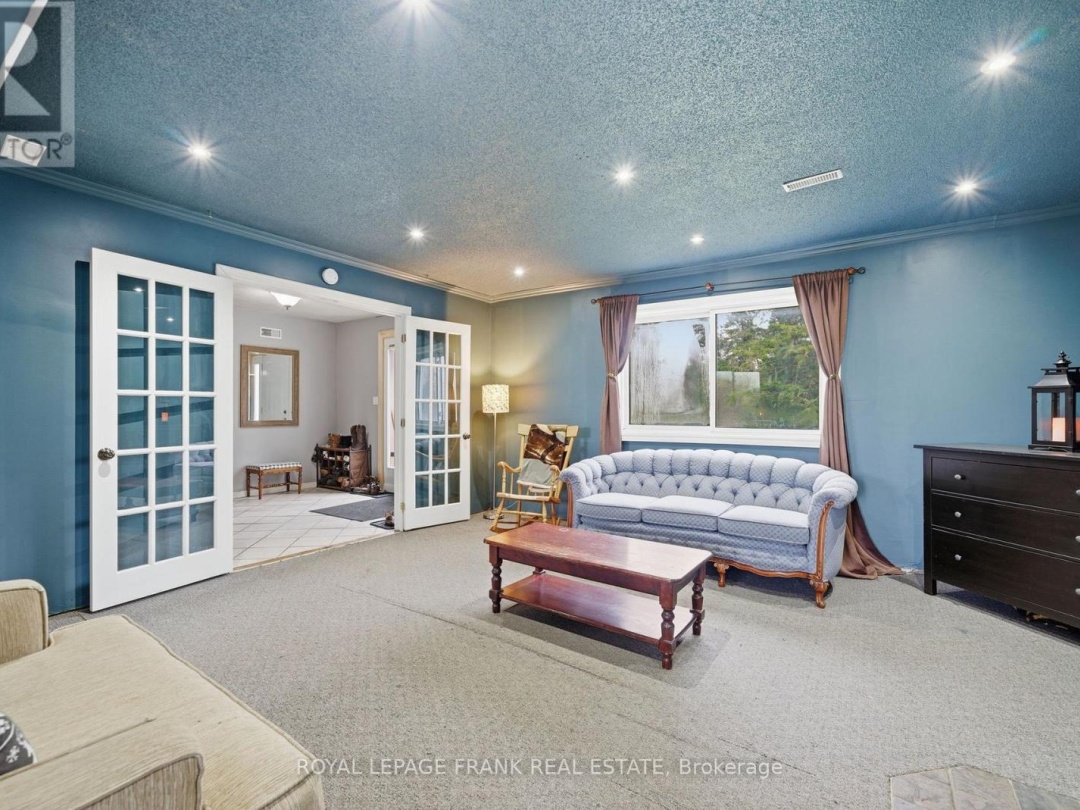 879 LINDEN VALLEY ROAD, Kawartha Lakes (Mariposa)