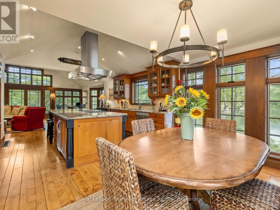 5 FALLINGVIEW TRAIL, 