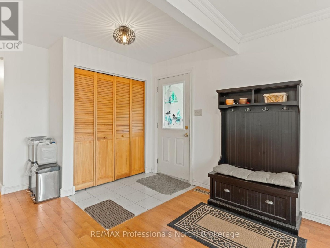 6213 KENNISIS LAKE ROAD, Kennisis Lake