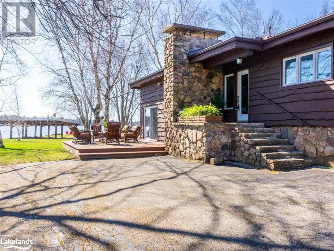 3535 Lauderdale Point Crescent, Sparrow Lake