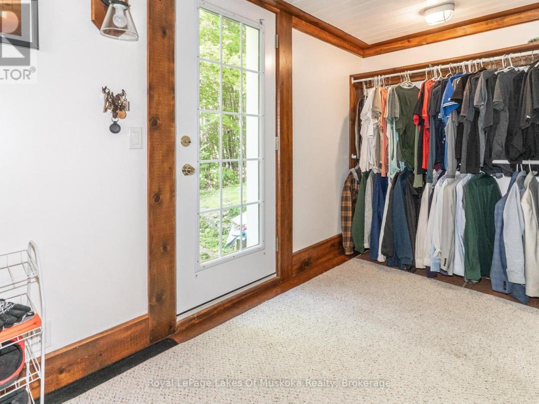 1080 WALKERS GLENN CRESCENT, Lake of Bays (Sinclair)