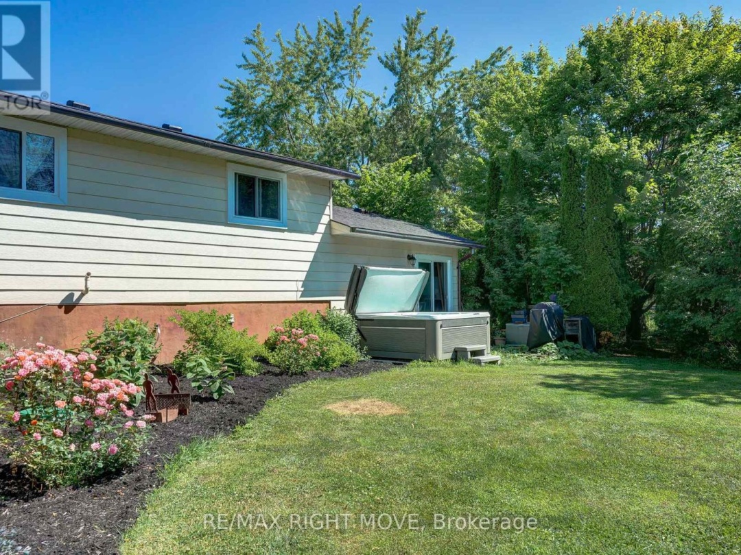 2268 THOMSON CRESCENT, 