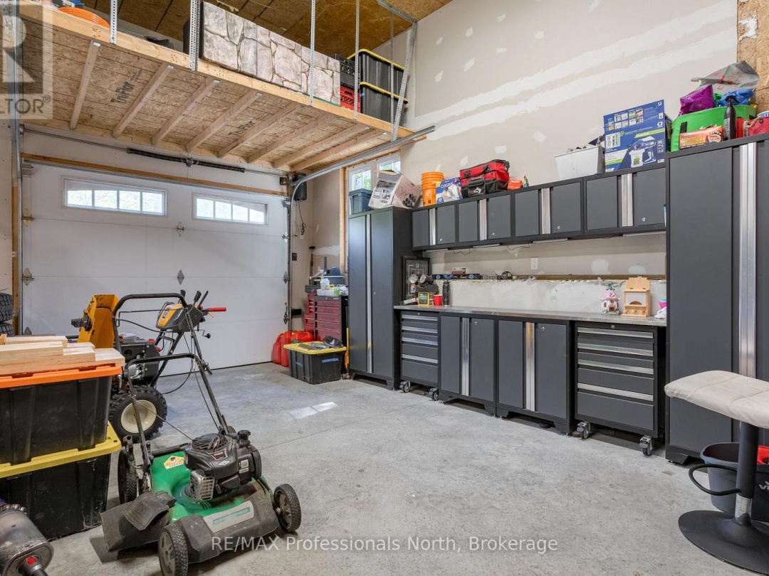 1034 XAVIER STREET, Gravenhurst (Morrison)