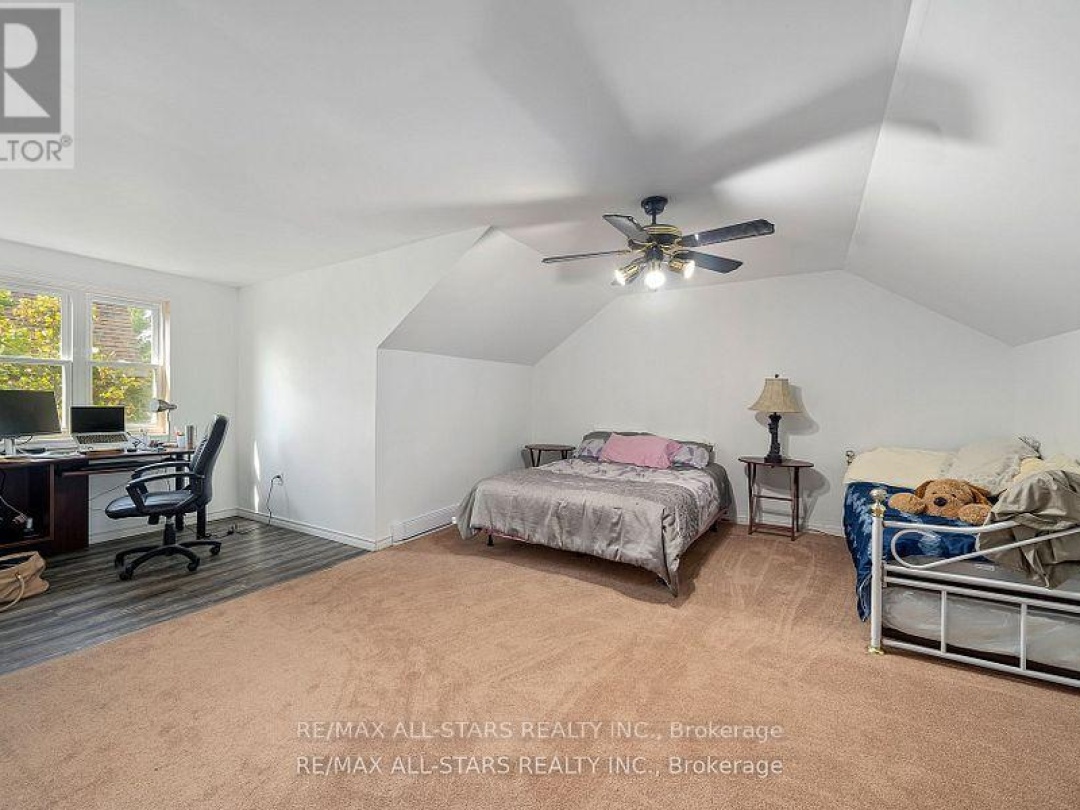 61 FRANCIS STREET E, Kawartha Lakes (Fenelon Falls)