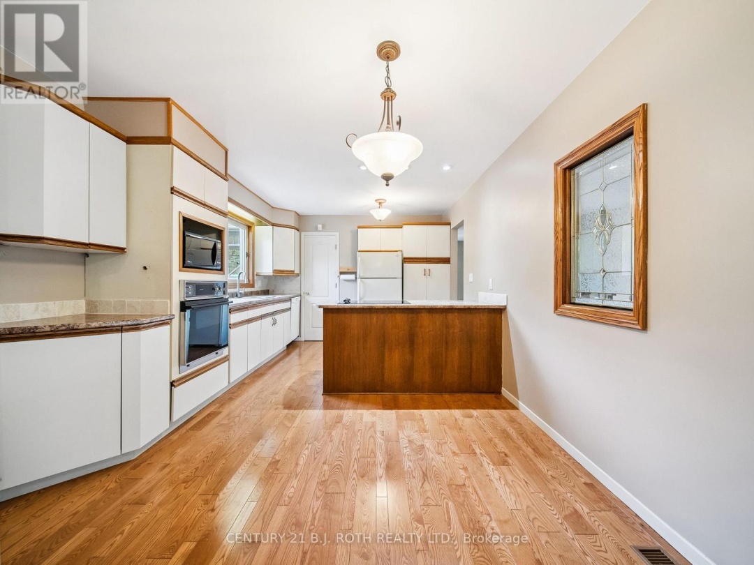 1415 CUNNINGHAM CRESCENT, 