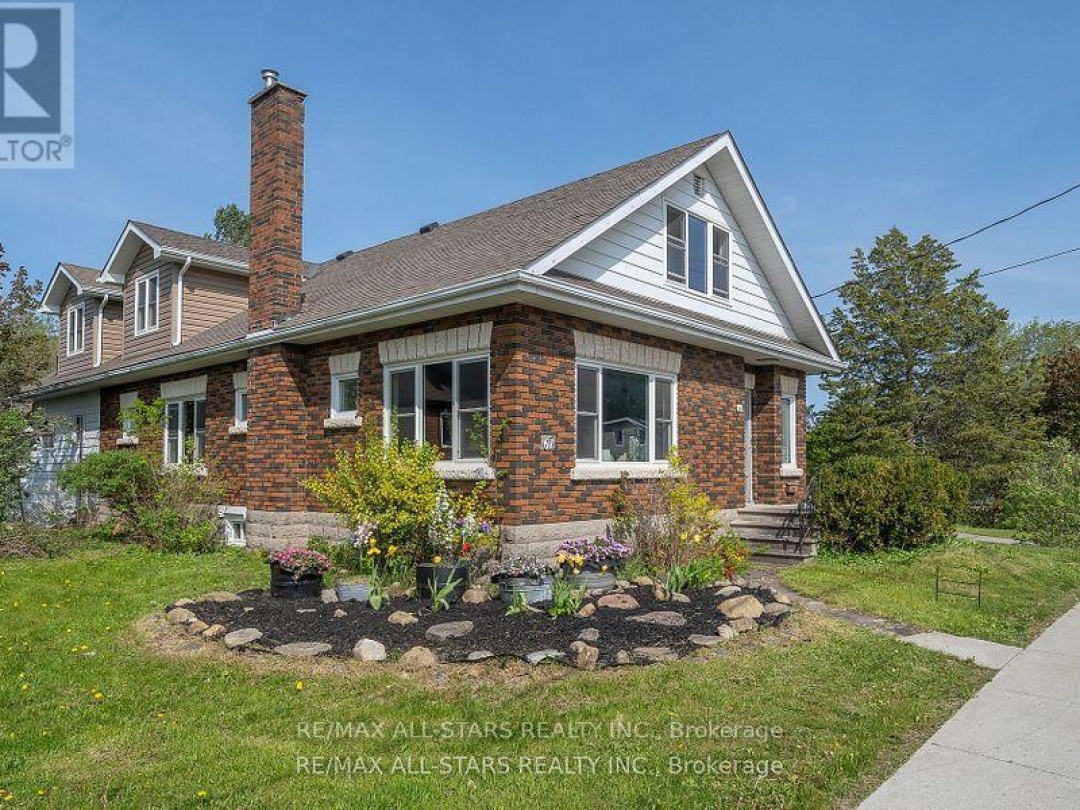 61 FRANCIS STREET E, 