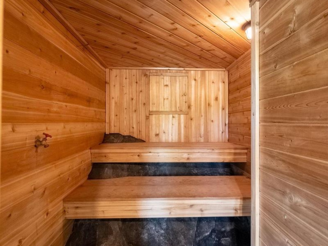 45 PINETREE ROAD, 
