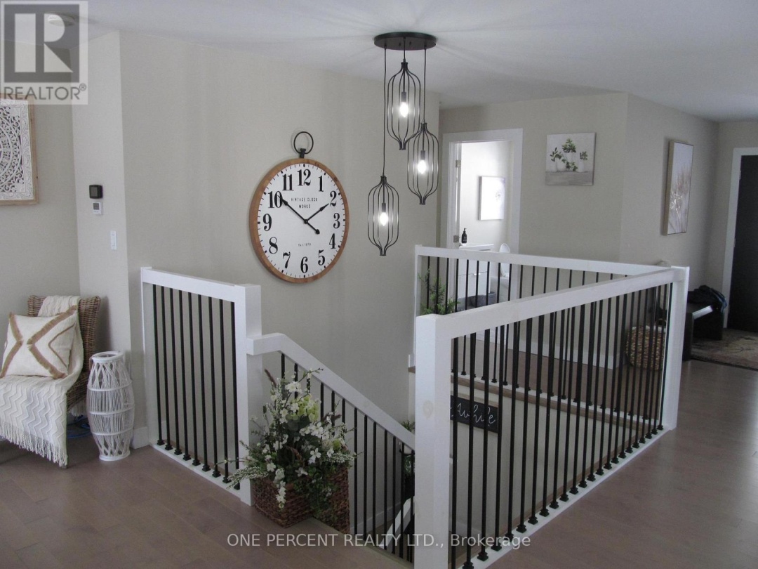 1333 WALKER LAKE DRIVE, Lake of Bays (Sinclair)