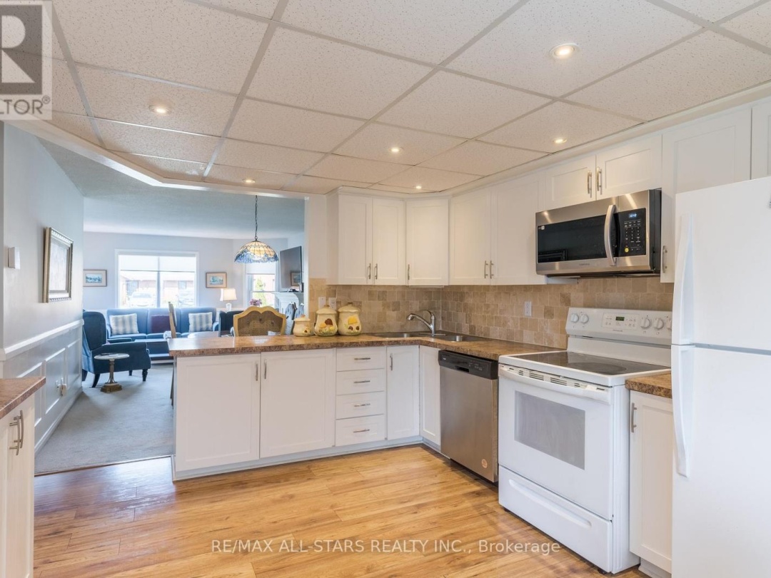 53 HELEN STREET, Kawartha Lakes (Bobcaygeon)