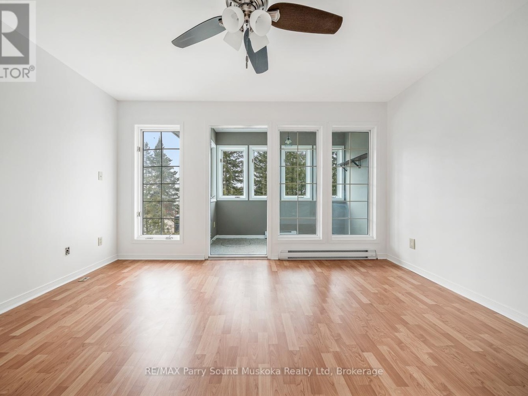 18 GEORGIAN BAY AVENUE, Parry Sound