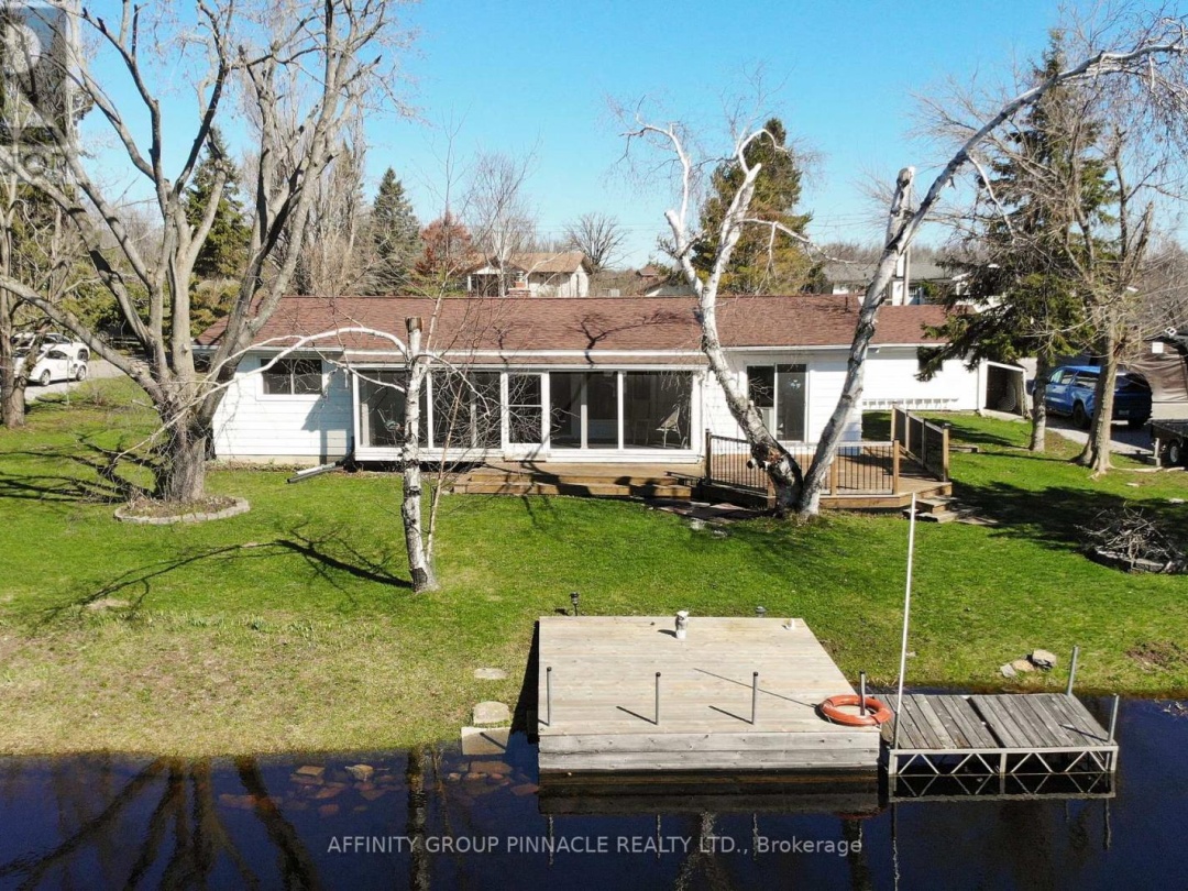 12 NORTH BAYOU ROAD, Sturgeon Lake