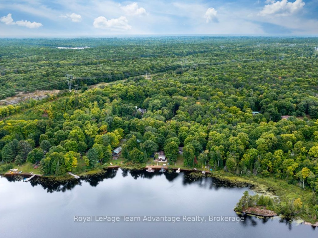 33 PINEWOOD ROAD, McDougall