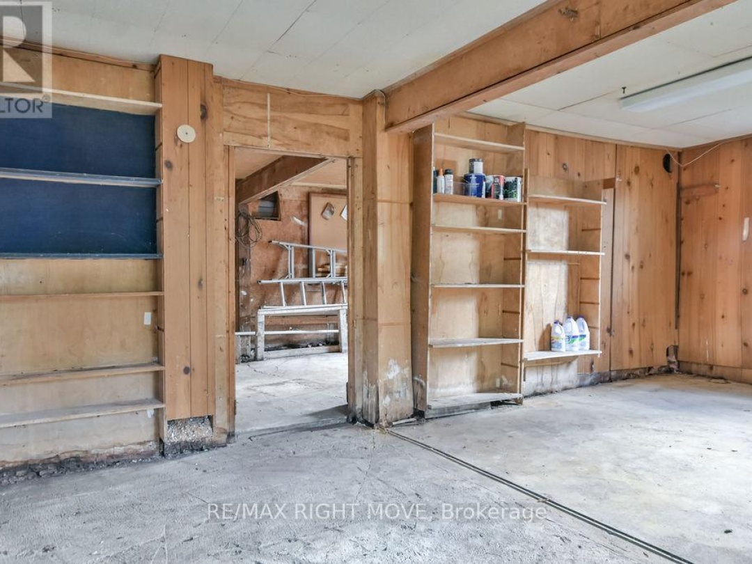 1467 CUNNINGHAM CRESCENT, 