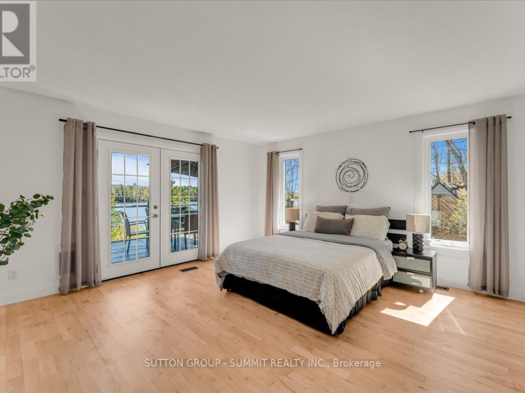 1 WINDY LANE, Portage Lake