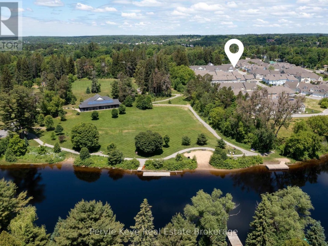 2 LEEDS COURT, Muskoka River
