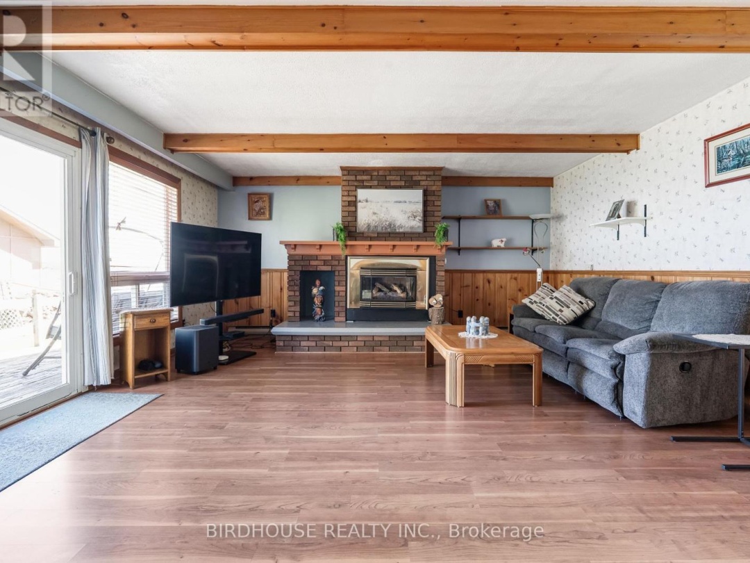 24 GILLIS STREET, Sturgeon Lake