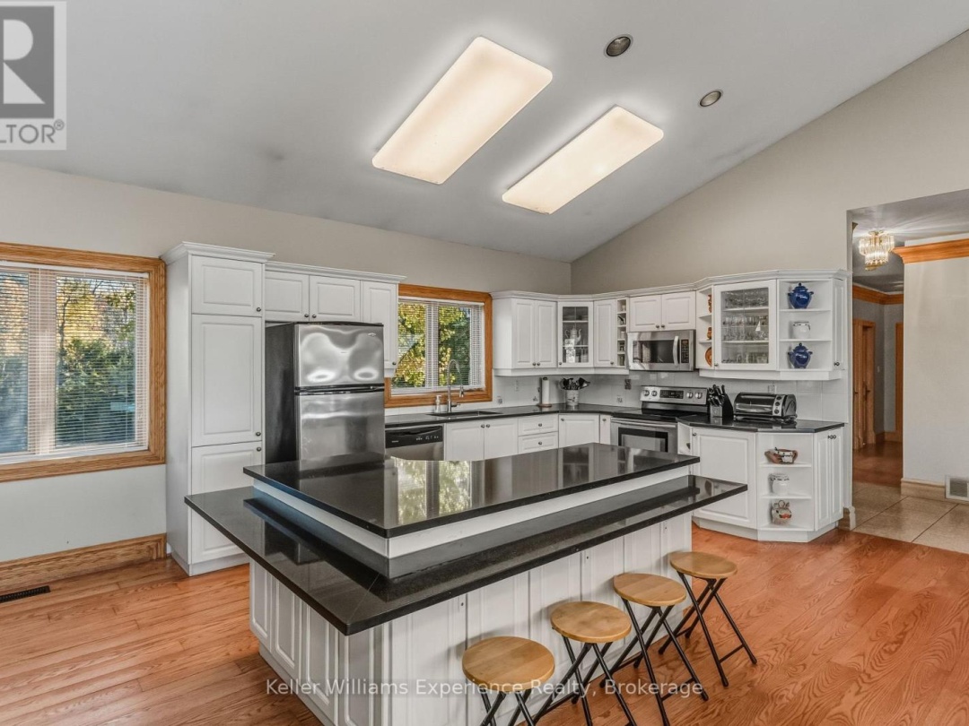 804 KINGS FARM ROAD, Gloucester Pool