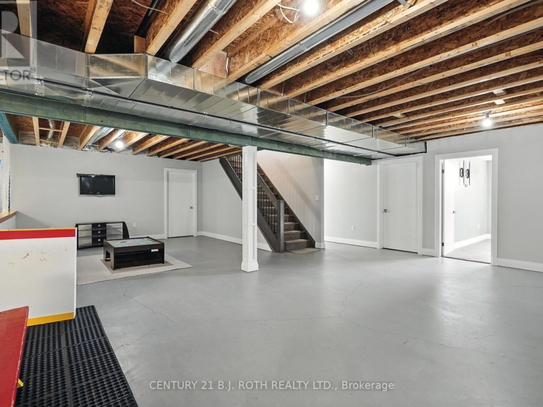 3510 BRENNAN LINE W, 