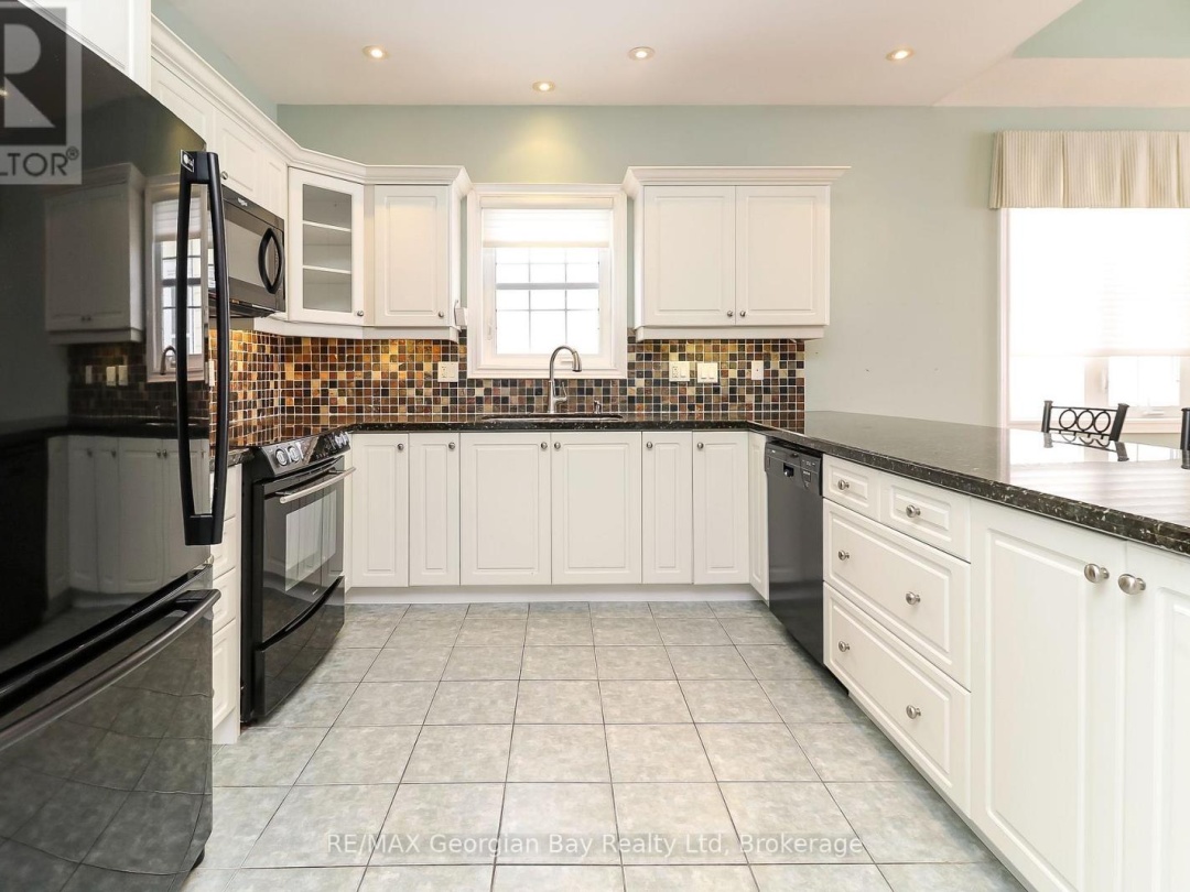 210 WYCLIFFE COVE, Georgian Bay