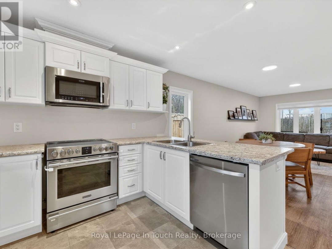 55 HUNTER AVENUE, Tay (Victoria Harbour)