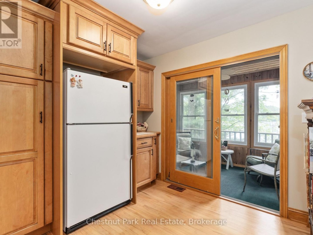 652 NORTH WASEOSA LAKE ROAD, 