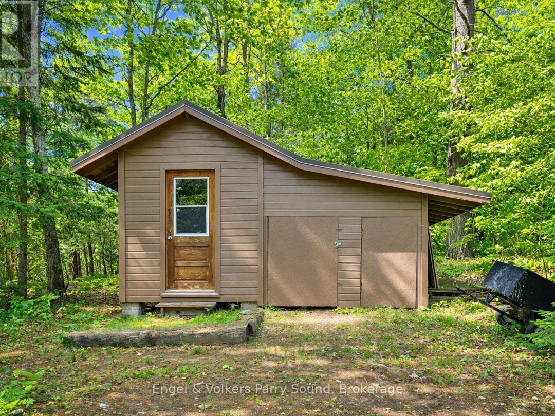 53 BIRDWOOD LANE, Harris Lake