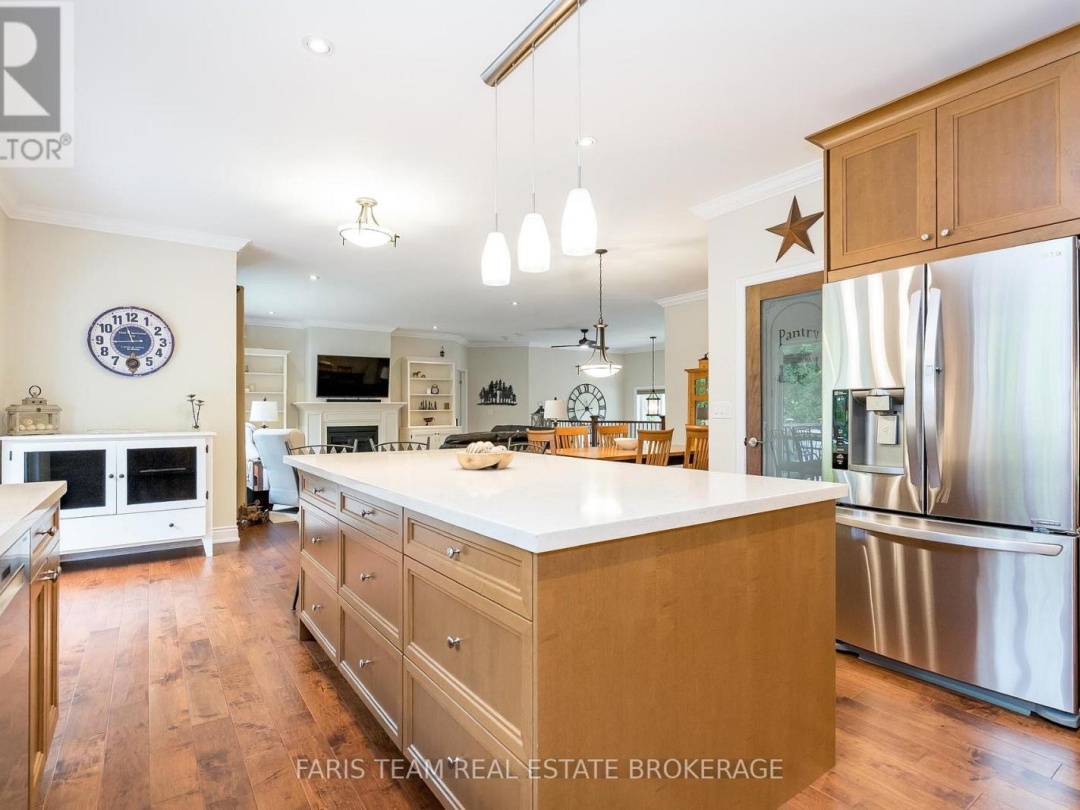1559 RIMKEY CRESCENT, 