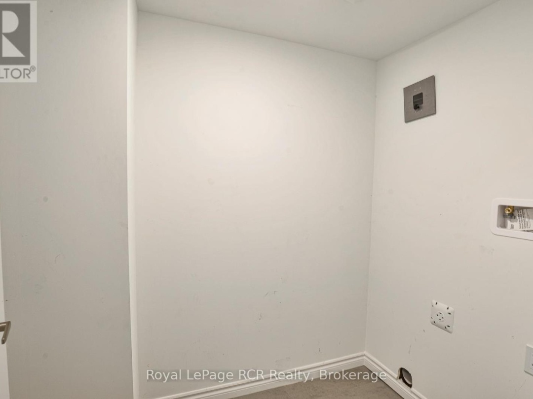 27 WYN WOOD LANE, 