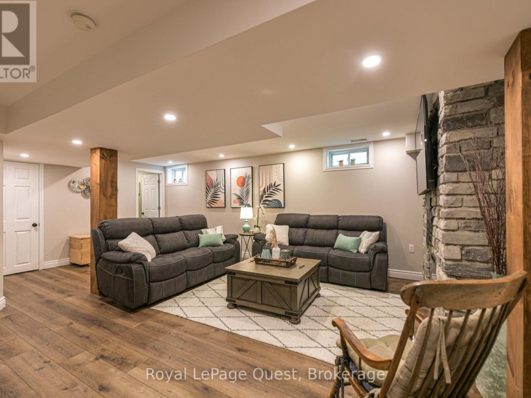 46 COURTNEY CRESCENT, 